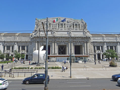 Milan Central Station (Stazione Centrale)